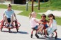 Preview: Kinder drehen im Winther Viking Challenge Circle Bike Runden auf dem Weg