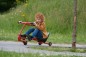 Preview: Winther Viking Challenge Hand Twister Large in Seitenansicht auf einem Parkweg
