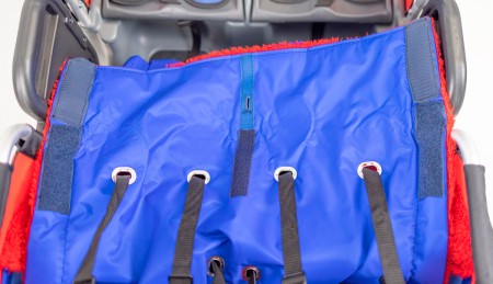 Winther E-Turtle Kinderbus Fußsack Anbringung