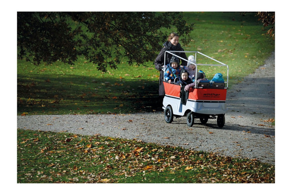 Krippenwagen mit Motor Spaziergang