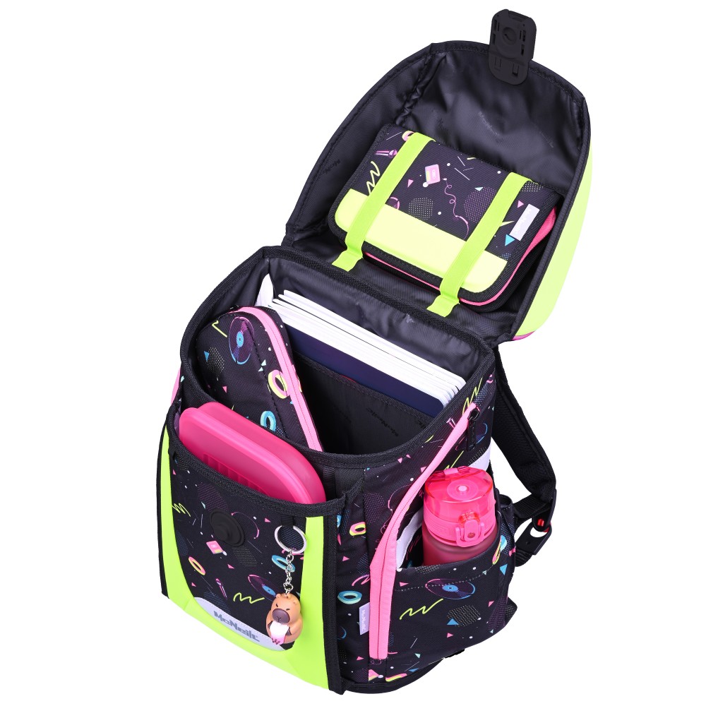 Ranzen Innenansicht, ohne Hefte (dienen ausschließlich zur Veranschaulichung)